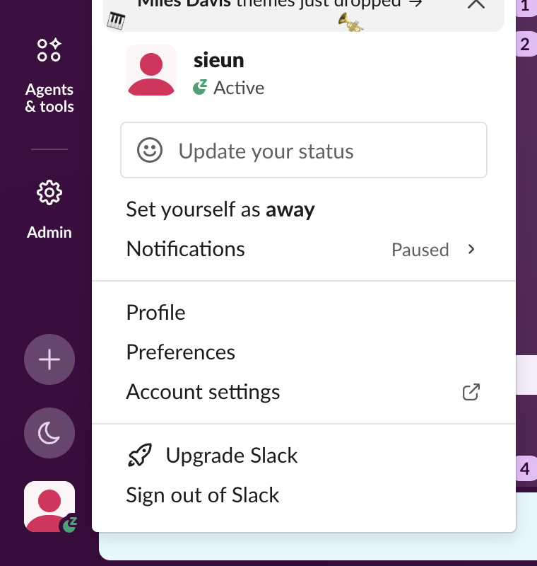 通知を一時停止しているときのSlackのプロフィールのメニュー。Activeの横に小さなZつきの緑の点があり、NotificationsはPausedと表示されている